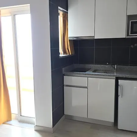 Dos Avos בית הארחה פיגואיירה דה פוז